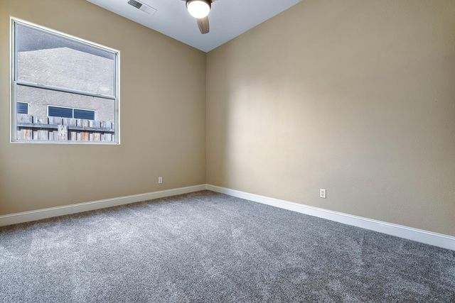 2735 Swift Avenue, Clovis, CA 93611