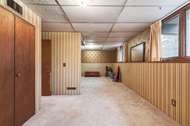 187 Valleyside Drive, Saint Paul, MN 55119