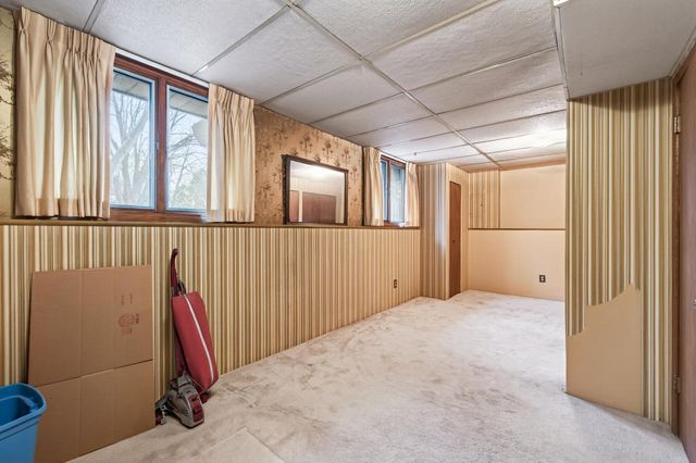 187 Valleyside Drive, Saint Paul, MN 55119