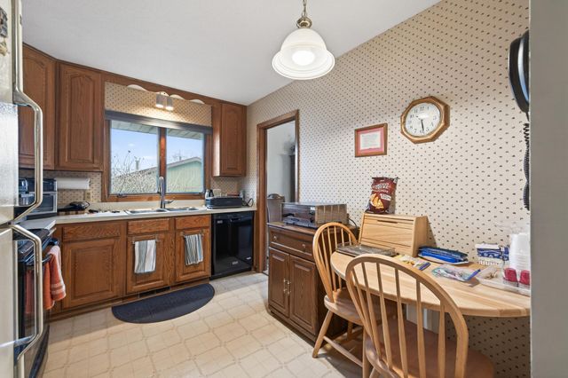 187 Valleyside Drive, Saint Paul, MN 55119