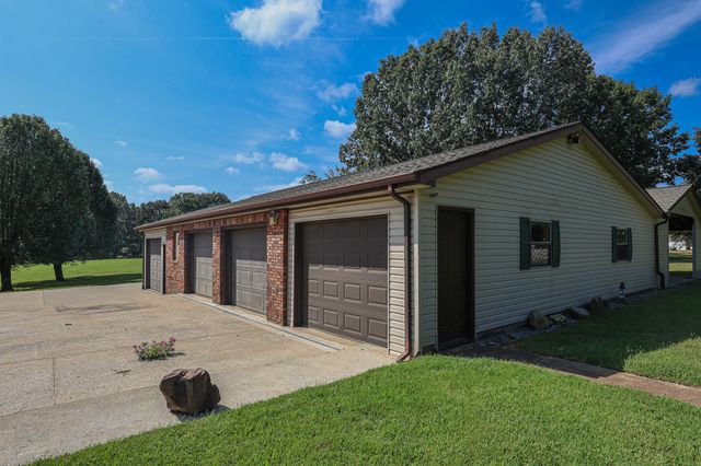 390 Windy Hills Circle, Calvert City, KY 42029