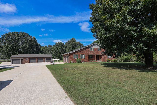 390 Windy Hills Circle, Calvert City, KY 42029