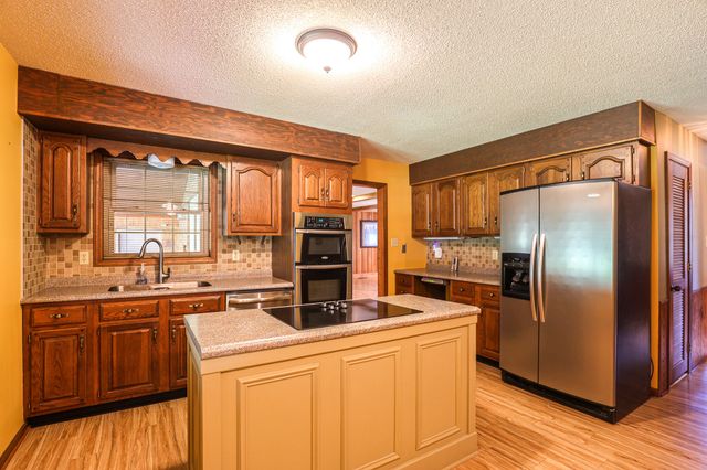 390 Windy Hills Circle, Calvert City, KY 42029