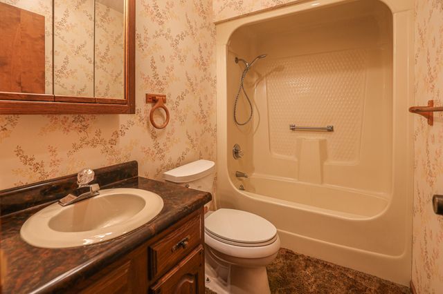 390 Windy Hills Circle, Calvert City, KY 42029