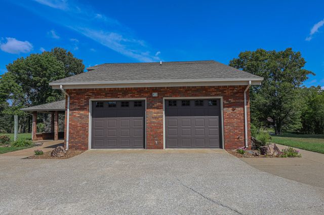 390 Windy Hills Circle, Calvert City, KY 42029