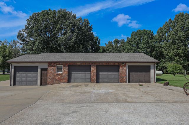 390 Windy Hills Circle, Calvert City, KY 42029