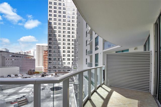 300 S Biscayne Blvd T-1405, Miami, FL 33131