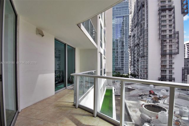 300 S Biscayne Blvd T-1405, Miami, FL 33131