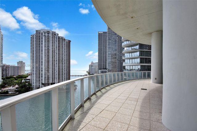 300 S Biscayne Blvd T-1405, Miami, FL 33131