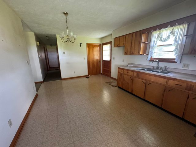 260 Old Hwy 910 1, Russell Springs, KY 42642