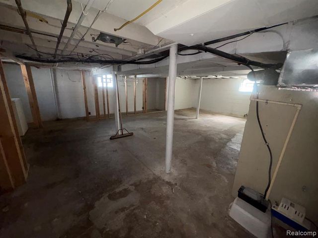 6001 N Harvey Street, Westland, MI 48185