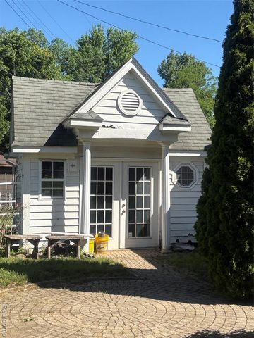 6001 N Harvey Street, Westland, MI 48185