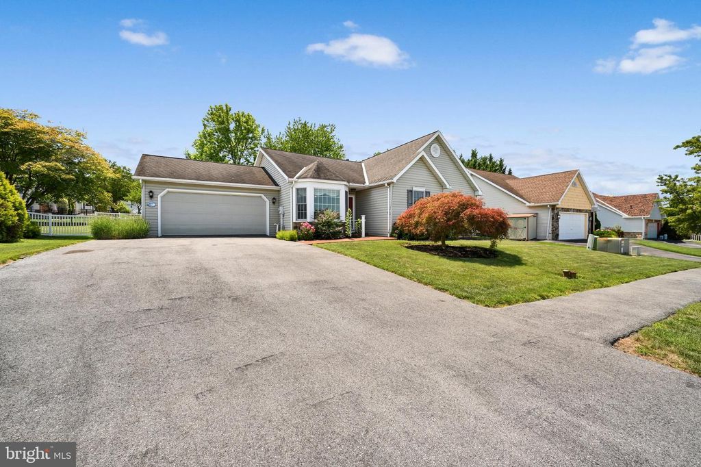 114 HILL RD, Blandon, PA 19510