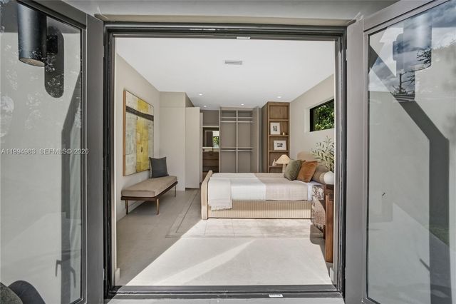 6207 SW 10th St, West Miami, FL 33144