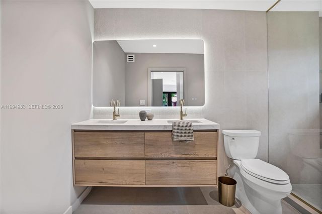 6207 SW 10th St, West Miami, FL 33144