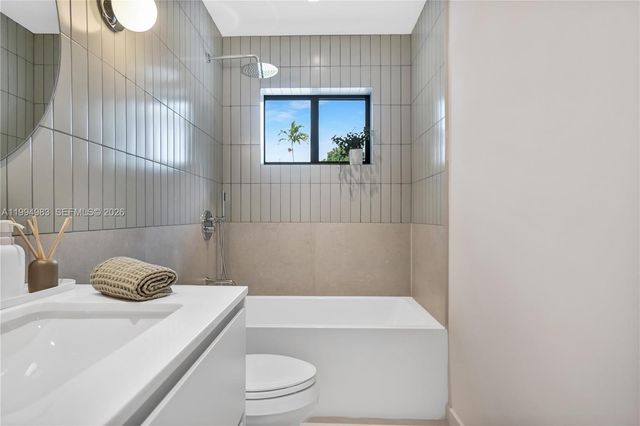 6207 SW 10th St, West Miami, FL 33144