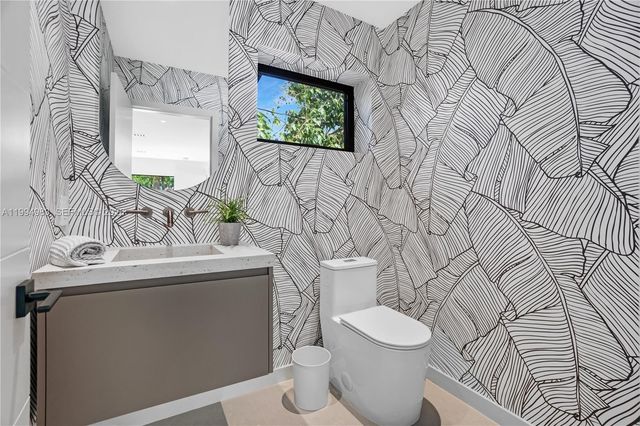 6207 SW 10th St, West Miami, FL 33144