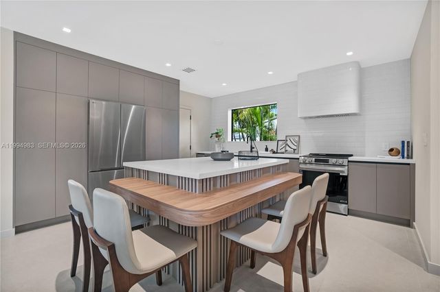 6207 SW 10th St, West Miami, FL 33144