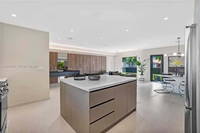 6207 SW 10th St, West Miami, FL 33144