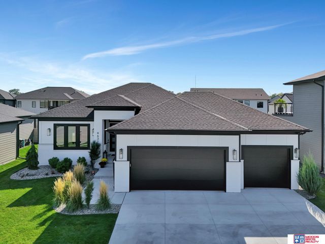 9631 Toma Road, Lincoln, NE 68526