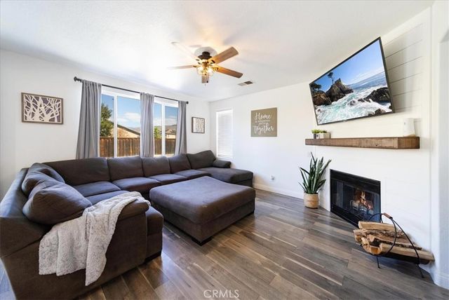 1823 Roanoke Street, San Jacinto, CA 92582