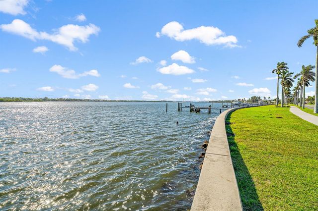 210 Russlyn Drive, West Palm Beach, FL 33405