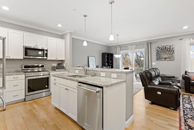 100 Baldwin Avenue 7, Woburn, MA 01801