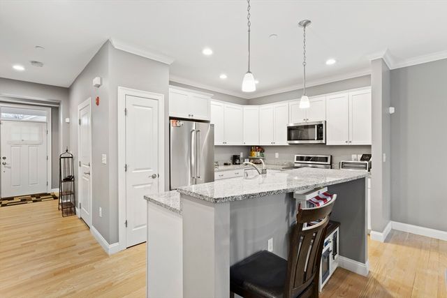 100 Baldwin Avenue 7, Woburn, MA 01801