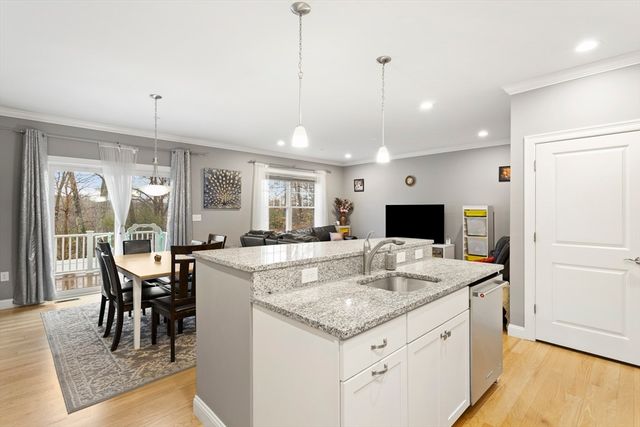 100 Baldwin Avenue 7, Woburn, MA 01801