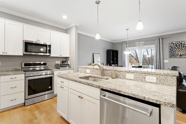 100 Baldwin Avenue 7, Woburn, MA 01801