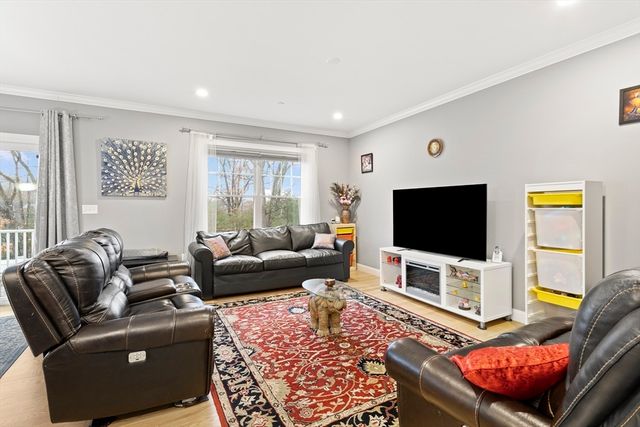 100 Baldwin Avenue 7, Woburn, MA 01801
