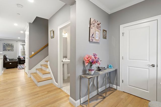 100 Baldwin Avenue 7, Woburn, MA 01801