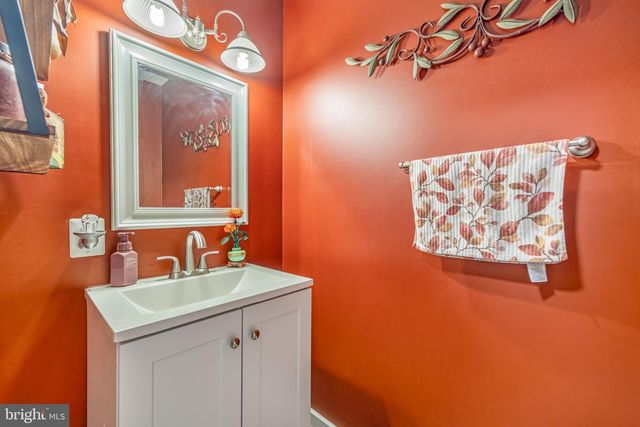 11205 CHANCELLOR MEADOWS LN, Locust Grove, VA 22508