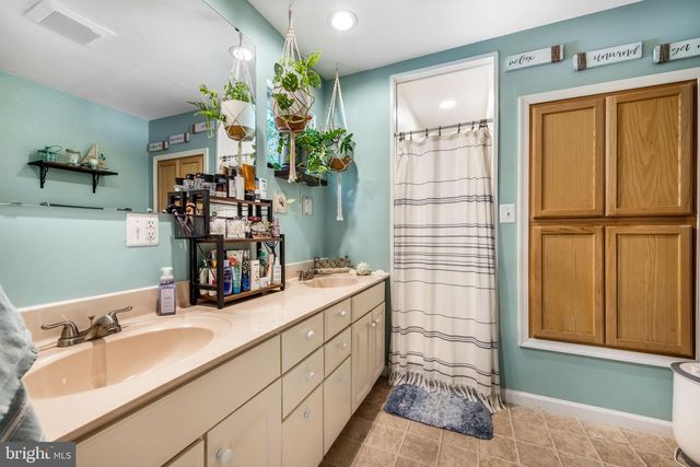 11205 CHANCELLOR MEADOWS LN, Locust Grove, VA 22508