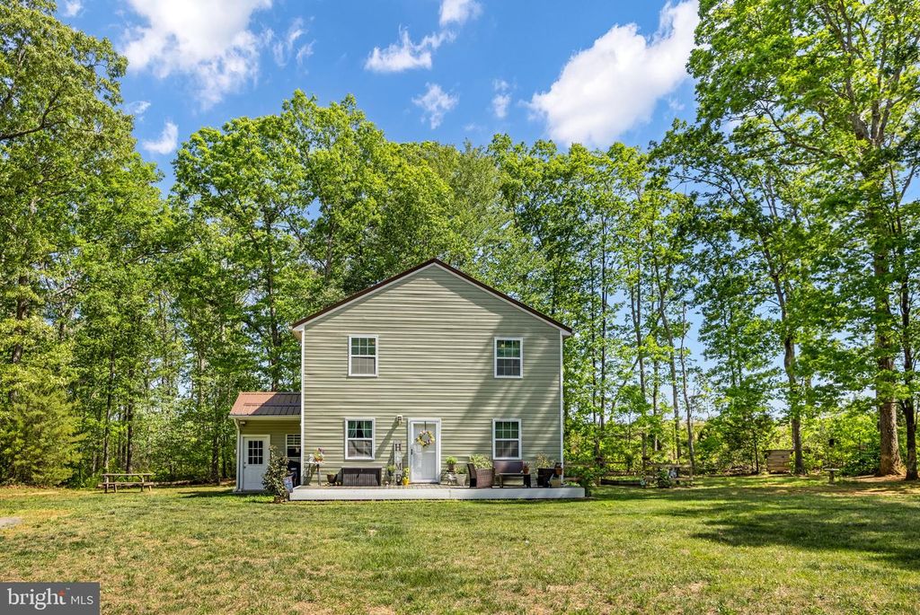 11205 CHANCELLOR MEADOWS LN, Locust Grove, VA 22508