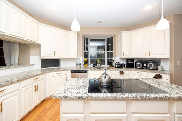 2106 Hunter Place Lane, Arlington, TX 76006