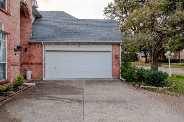2106 Hunter Place Lane, Arlington, TX 76006