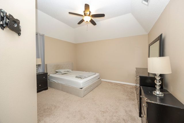 2106 Hunter Place Lane, Arlington, TX 76006