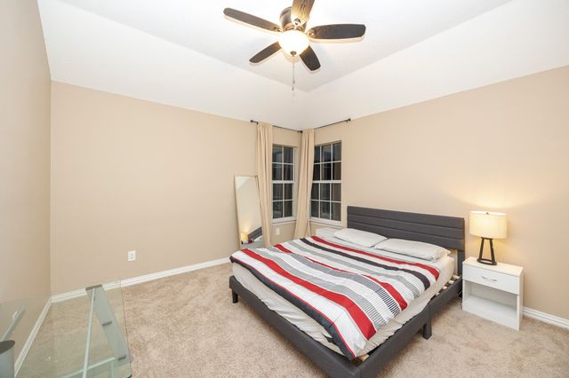 2106 Hunter Place Lane, Arlington, TX 76006