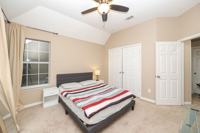 2106 Hunter Place Lane, Arlington, TX 76006