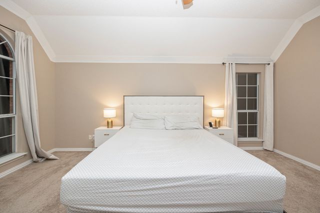 2106 Hunter Place Lane, Arlington, TX 76006