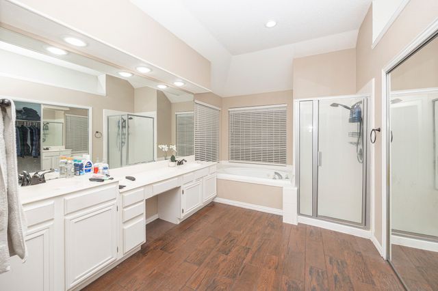 2106 Hunter Place Lane, Arlington, TX 76006