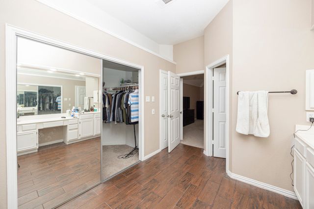 2106 Hunter Place Lane, Arlington, TX 76006