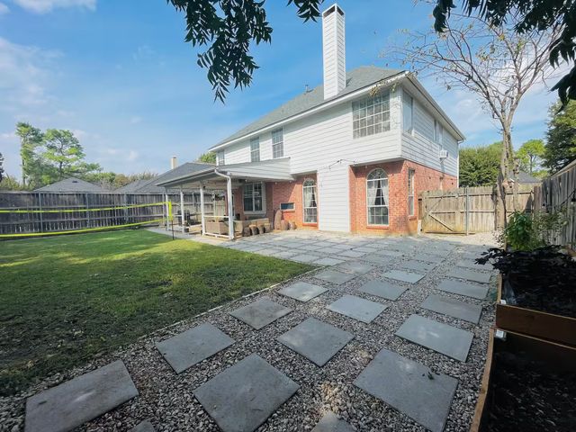 2106 Hunter Place Lane, Arlington, TX 76006