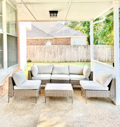 2106 Hunter Place Lane, Arlington, TX 76006