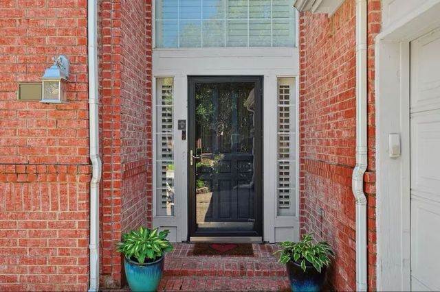 2106 Hunter Place Lane, Arlington, TX 76006