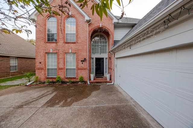 2106 Hunter Place Lane, Arlington, TX 76006