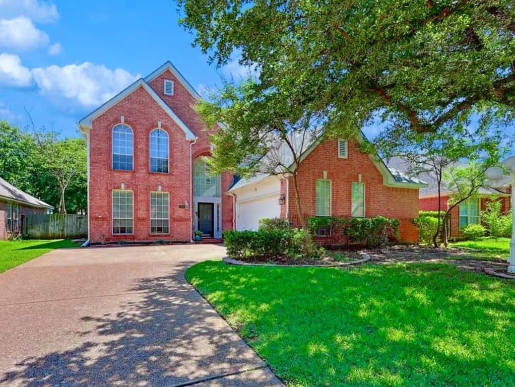 2106 Hunter Place Lane, Arlington, TX 76006