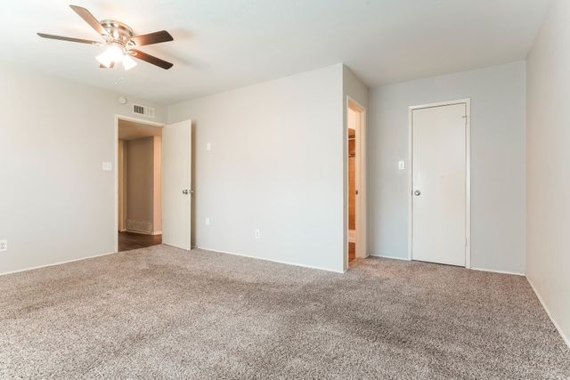 1316 Royal Oak Drive, Desoto, TX 75115