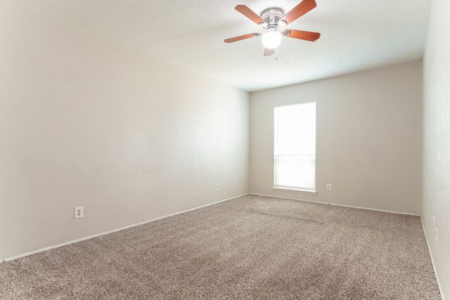 1316 Royal Oak Drive, Desoto, TX 75115